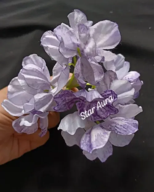 Lilac hair clip