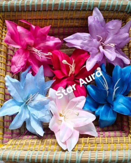 Lily flower clip
